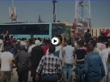 "إفراج خُلبي".. النظام السوري يُطلق سراح 28 معتقلاً من أبناء مدينة دوما (فيديو)