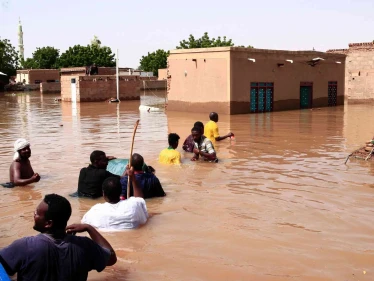 فيضان ووضع كارثي في بلدة الفاو السودانية بعد وصول كميات غير متوقعة من المياه لأحد السدود