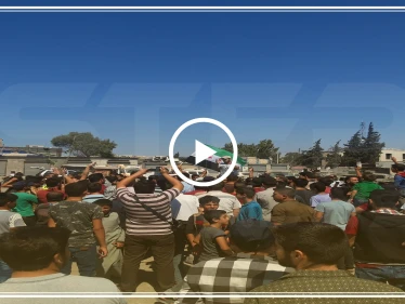 مظاهرة حاشدة بالقرب من باب الهوى تهتف ضد النظام السوري وهيئة تحرير الشام