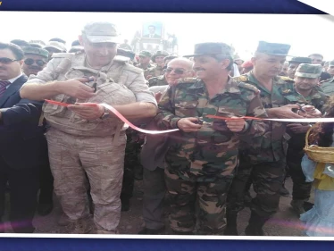 النظام السوري بحضورٍ روسي يفتتح جسراً في ديرالزور لأعماله العسكرية (صور)