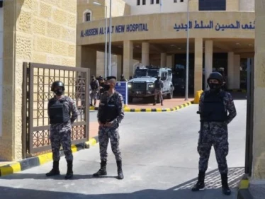 محكمة أردنية تبدأ النظر بمحاكمة 13 شخصاً متهمين بالتسبب بحادثة السلط