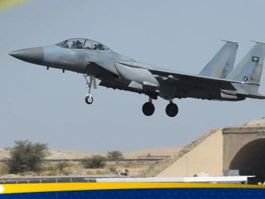 سقوط مقاتلة سعودية ومصرع طاقمها.. وبيان من الرياض يوضح السبب