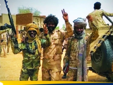 الجيش السوداني يسقط عتاداً لقواته المحاصرة في الفاشر والدعم السريع تعلن إسقاط مسيرة