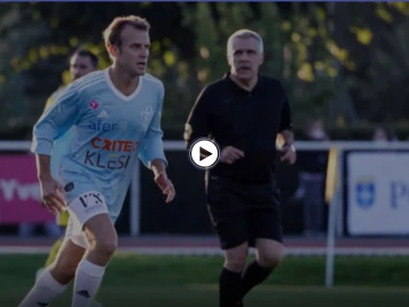 بالفيديو|| ماكرون يحرز هدفاً في مباراة كرة قدم معلقاً على تساهل اللاعبين معه ويعلن عن برنامجه الرياضي القادم