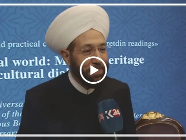 أحمد حسون لإحدى القنوات الكردية: أمي كردية.. لا تصغوا لأمريكا فهم يستعبدون الناس