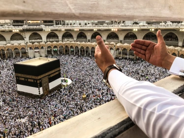 أول دولة في العالم تصدر قرارها وتلغي أداء فريضة الحج لهذا العام