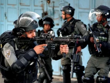بالفيديو || الشرطة الإسرائيلية تقتل فلسطيني نفّذ عملية طعن قرب المسجد الأقصى