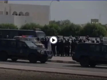 بالفيديو|| قوبلت بتعزيزات أمنية كبيرة... احتجاجات شعبية تندلع بـ سلطنة عمان