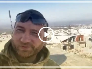 بالفيديو|| صحفي روسي يصوّر "سيلفي" من على سطح أكبر مساجد جرجناز
