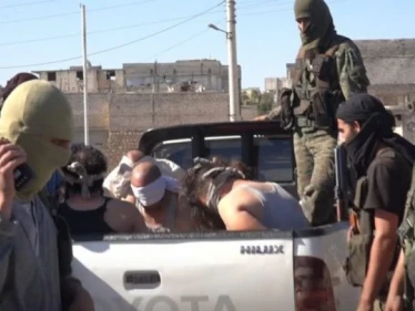 "تحرير الشام" تعتقل وجهاء إدلب وحلب، وتقتادهم إلى أمنيّتها!
