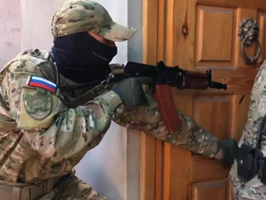 روسيا تعتقل 16 أوكرانيا وتوجه لهم 5 تهم بينها التخطيط لتفجير مبان حكومية