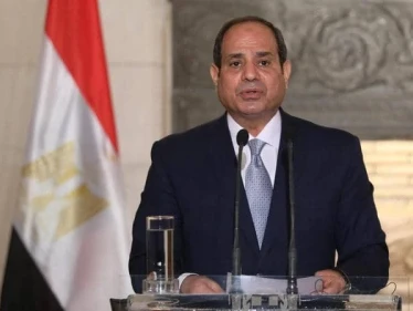 السيسي يعلّق على خبر تعويم السفينة الجانحة في قناة السويس
