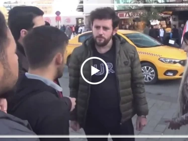 بالفيديو.. مغربية ثملة تهاجم المارة باسطنبول والشرطة تتدخل
