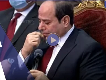 بالفيديو || السيسي يبكي ويكشف عن 3 أشخاص يعتبرهم المثل الأعلى