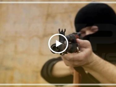 بالفيديو || محاولة اغتيال ناشط عراقي في البصرة.. تمكن من النجاة