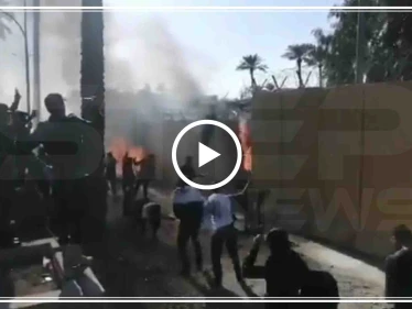بالفيديو || أنصار "الحشد الشعبي" يقتحمون السفارة الأمريكية في بغداد