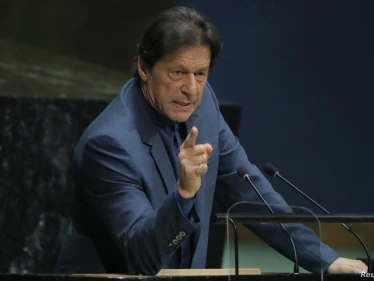 عمران خان يحذّر من حرب نووية بين الهند وباكستان إذا ما وقع المحظور