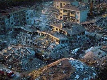 زلزال يضرب وسط تركيا وخبراء يتوقعون زلزالاً مدمراً في إسطنبول بأي لحظة