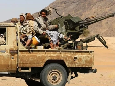 جبهة مأرب تشتعل.. ميليشيا الحوثي تستهدفها بالصواريخ الباليستية والتحالف ينشر مقطعاً يوثق استهدافاً مضاداً