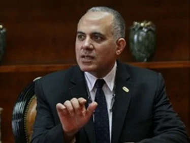 وزير مصري يهدد بأن كل السيناريوهات مطروحة للتعامل مع سد النهضة ويطمئن المصريين حول أمر