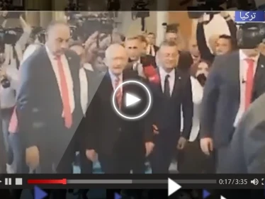 شاهد ردة فعل كليجدار أوغلو على صحافي "استفزه" بسؤال.. ومسؤول تركي يكشف كيف وقع بـ"الفخ"