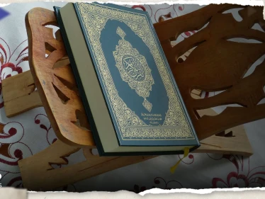 اعتداء جديد على المصحف الشريف بالسويد على يد امرأة من أصول إيرانية