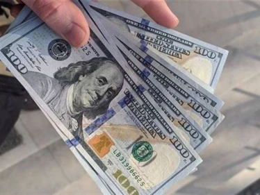 تجاوز انخفاضه 4 آلاف.. هبوط كبير ومفاجىء للدولار أمام الليرة اللبنانية في السوق السوداء
