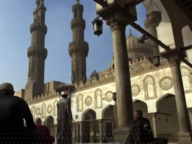 الفلك الدولي يحسم الجدل بشأن توقيت صلاة الفجر الصحيح في الدول العربية