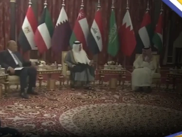 بالفيديو|| مع انطلاقه في جدة.. الضحكات ترتسم على وجوه الوفود المشاركة بالاجتماع التشاوري حول سوريا