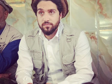 مروض "الأسود الخمسة" يوجّه رسالةً "هامّة" لـ طالبان ويكشف الخطوة القادمة لـ "قوات المقاومة"