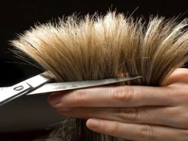 ما الرسالة وراء قص الشعر في المنام لابن سيرين والإمام الصادق وابن شاهين