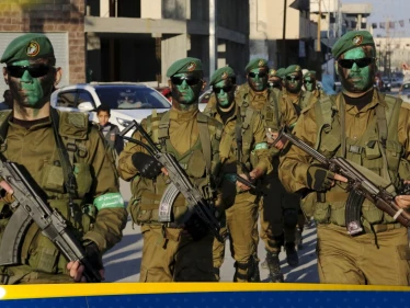 القسام تفتك بـ 10 آليات إسرائيلية ومجموعة جنود.. وإسرائيل تدمر مبنى قصر العدل وسط غزة