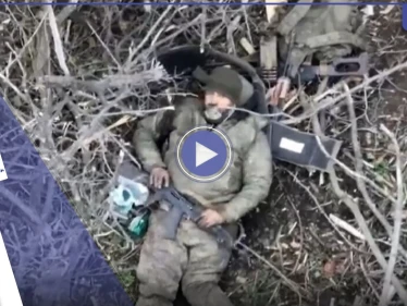 بالفيديو|| مرتزق من "فاغنر" يطلق النار على قلبه خوفاً من الوقوع أسيراً بيد القوات الأوكرانية