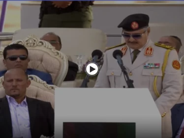 ليبيا.. خليفة حفتر يدعو لانتخابات في موعدها ويوجه رسائلاً في عرض عسكري (فيديو)