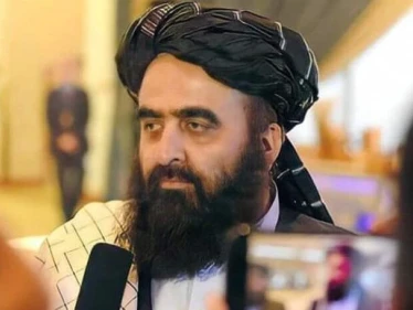 في أول لقاء بينهما.. طالبان تُحذّر واشنطن من أمرٍ "يزعزع الاستقرار"