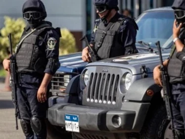 فيديو "سندويتشات بالمخدرات" بأحد الطرق السريعة في السويس يحرك الأمن المصري