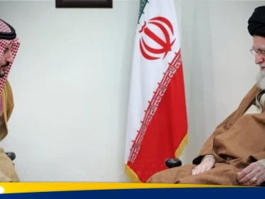 الملك سلمان يوجه رسالة إلى المرشد الإيراني.. وزير الدفاع السعودي يقوم بإيصالها