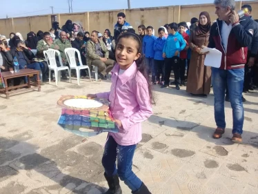 مكتب تعليمي بريف عفرين يُكافئ مدرسة بحرمانها من خمس مواد !!