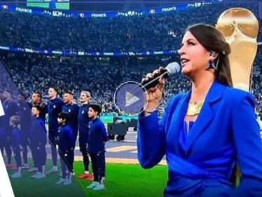 بالفيديو|| مغنية عربية أدت النشيد الفرنسي في نهائي المونديال تثير الجدل وتعلق على اللحظات "الصعبة"