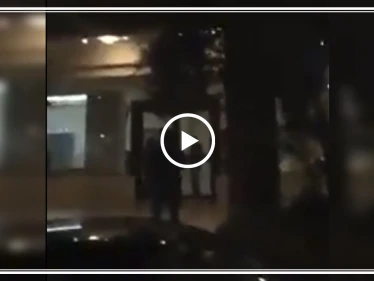شاهد بالفيديو|| المرشح لرئاسة الحكومة اللبنانية يرشق المتظاهرين اللبنانيين بالبيض!