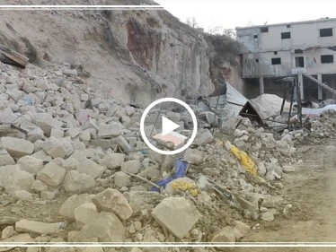 انفجار مستودع ذخيرة في بلدة دركوش بريف إدلب إثر استهدافه بالطيران الروسي