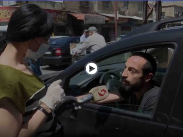 بالفيديو|| بأسلوب "مخابرات النظام".. مذيعة "الإخبارية السورية" تؤلب المواطنين لتقديم الشكاوى ضد بعضهم