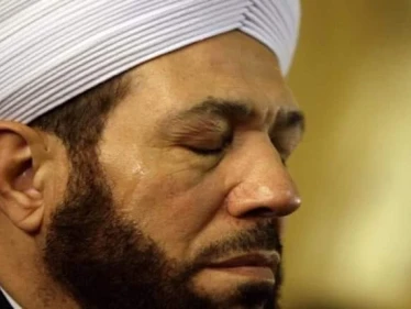 الأسد يقصي حسون بمرسوم رئاسي يلغي منصب مفتي الجمهورية ويولي صلاحياته لمجلس هاجمه قبل أيام