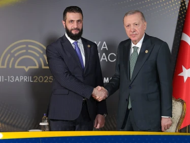 خبير يكشف 3 أهداف للشرع من مؤتمر أنطاليا وخطة أردوغان مع ترامب للاعتراف بالحكومة السورية