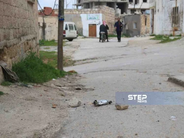 صور لمكان استهداف مدينة سراقب في ريف إدلب بالصواريخ العنقودية صباح اليوم - وكالة ستيب نيوز