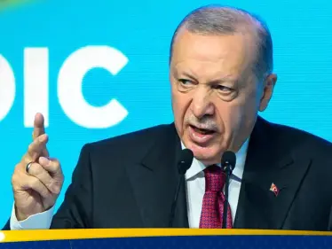 أردوغان يشيد بعملية الجيش السوري شمال البلاد ويعلّق على الاتفاق مع 