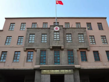 وزارة الدفاع تكشف حصيلة قتلى "قسد" و"pkk" بعمليات عسكرية تركية خلال شهر مارس.. وتدعو اليونان لهذا الأمر