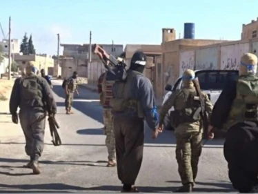 تحرير الشام تعتدي على نازحي حماة وتُخرجهم من مخيمات كفريا والفوعة بالقوة