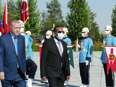 أردوغان يكشف عن تحركٍ نجح فيه بإثيوبيا.. وآبي أحمد يمدح تركيا بجملتين