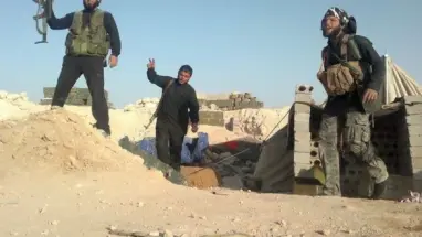 هجمات مضادة بدير الزور، وميليشيا قسد تستغل الفارين من داعش